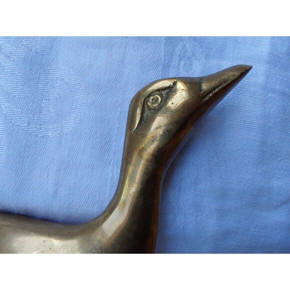 Vintage brass goose or duck standing with head looking up made in Korea - Picture 5 of 9